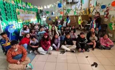Dinosaurios invadieron Rawson: la celebración que sorprendió a las infancias del CAF Ruca Cumelén