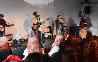 El show que hizo bailar a La Cumbre: los Predicadores de Honky Tonk y una noche inolvidable