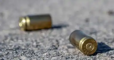 Disparos a mansalva contra una casa en Ciudad: la familia cenaba adentro