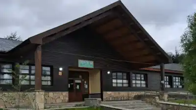 Escándalo en un colegio de Neuquén: una alumna golpeó a la vicedirectora tras ser sorprendida fumando marihuana