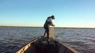 Alerta en el río: pescadores santafesinos piden ayuda urgente ante la llegada de El Niño