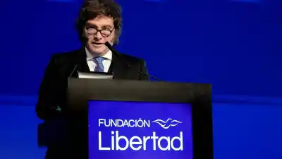 Se bajó de la cumbre de Milei: el escrache y el fracaso de la Ley de Tierras dejaron afuera a Thiel