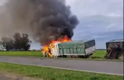 Choque fatal en la ruta 21: un auto se prendió fuego tras impactar de frente contra un camión y el conductor murió calcinado