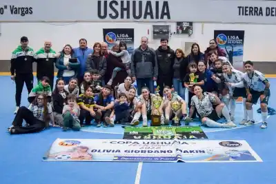Una goleada histórica en el futsal femenino: las "Verdes" se quedaron con la Copa Ushuaia en un homenaje muy especial