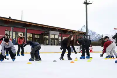Patinaje sobre hielo en plena agenda escolar: la nueva etapa del programa que une deporte y arraigo