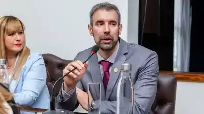 El plan de Selzer para que los chicos no pierdan clases: ¿qué propone?