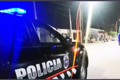 Se bajó un segundo para revisar el camión y le robaron el celular frente al hipódromo