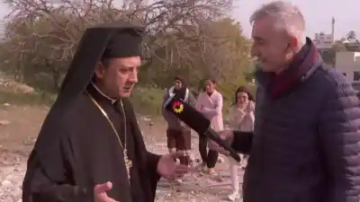 Entre los escombros de Israel, un cura cristiano lanzó una frase que dejó helado al equipo de TN