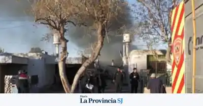 Una explosión sacudió Rawson: el incendio que aterrorizó a un barrio entero