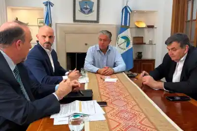 El plan de Figueroa para sacar a las familias neuquinas del pozo de las deudas impagables