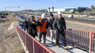Tras un año clausurada, reabrieron la pasarela del Acceso Este: los detalles de la millonaria reparación
