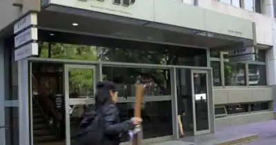 La empresa bajo la lupa judicial que ahora se quedó con el mantenimiento de oficinas de ARCA en Mendoza