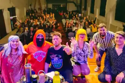 Vuelve el FEPA: humor, música y una noche que promete no dejar a nadie sentado