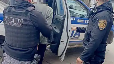 Cayó el 'mechero' de las medias y recuperaron una moto robada en dos operativos