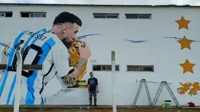El mural de Messi en Chajarí que paraliza a vecinos y turistas