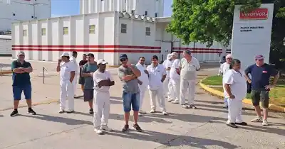 Lehmann en vilo: trabajadores acampan y amenazan con cortar la ruta por una planta fantasma