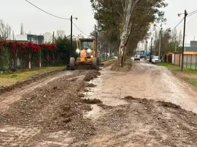 Calles de Roca: los barrios y puntos críticos que el municipio ya está arreglando tras las lluvias