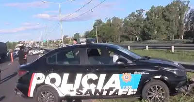 Impacto en Circunvalación: un patrullero chocó y generó caos en el tránsito rosarino