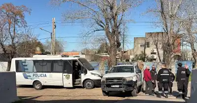 Un vecino sin luz paralizó el Tren Roca y la policía tuvo que intervenir