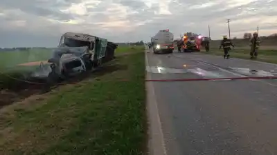 Murió calcinado tras un choque frontal en la ruta 21: quién era la víctima