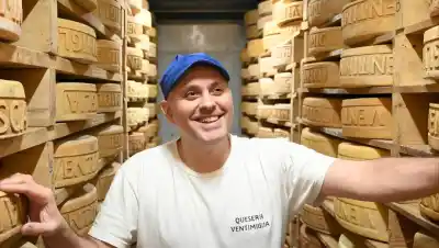De hacer dulce de leche en el campo de su tía a ganar un Súper Oro mundial: la historia de los quesos patagónicos que conquistaron Europa