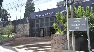 Escándalo en Jujuy: denuncian millonarias liquidaciones a funcionarios mientras docentes cobran $14.000