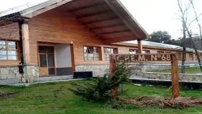 Encontraron marihuana en el baño y la reacción de la alumna dejó a todos en shock