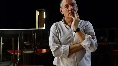 Un escritor rosarino presenta su nuevo libro en Carcarañá y promete un viaje al pasado
