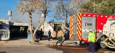 El fuego arrasó con todo: la desesperante situación de una familia de Rawson