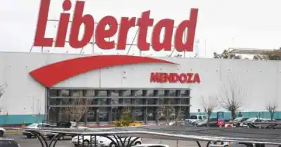 Cierre del Hiper Libertad: 75 empleados en la incertidumbre y una negociación que define su futuro