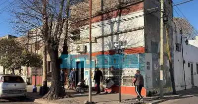 El apagón en Tolosa: comerciantes cuentan pérdidas millonarias y vecinos cortan las vías del tren