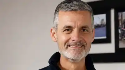 El reconocido médico que murió en el choque de Las Perdices