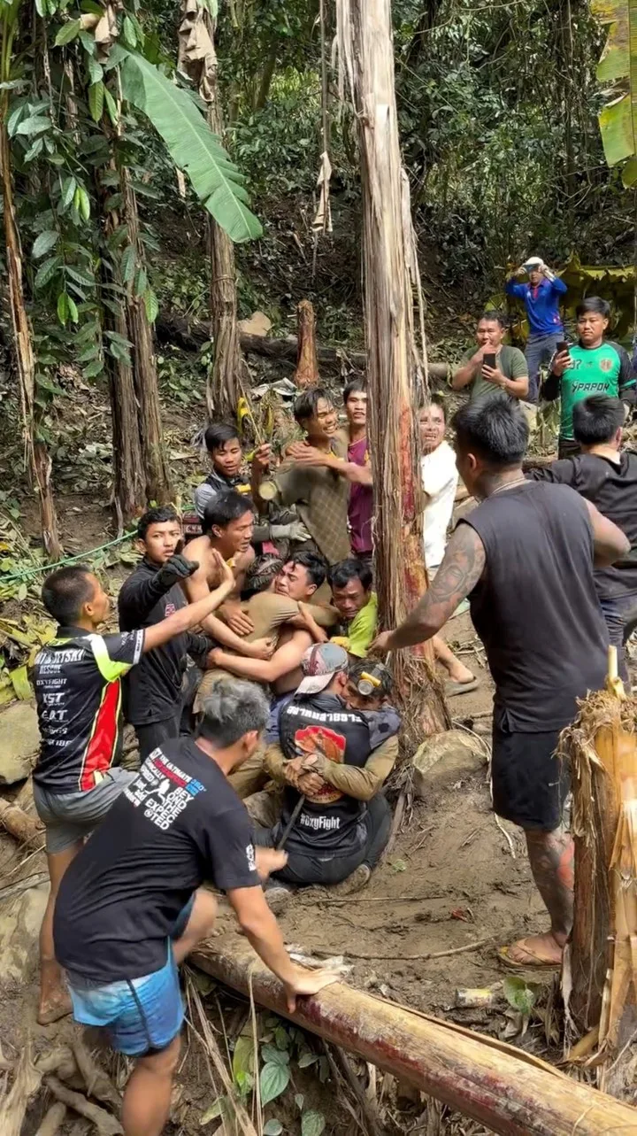Aún quedas dos personas atrapadas en la cueva de Laos. Foto: Reuters