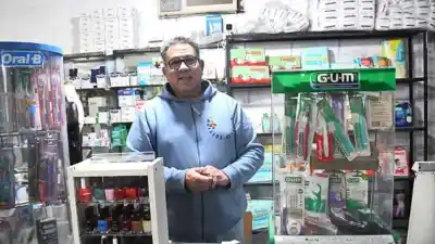 La vidriera que encendió la alerta: un farmacéutico con 30 años de oficio expone su temor por el futuro de la profesión