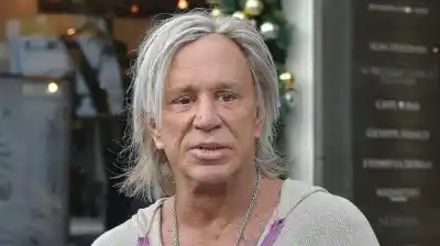 El descenso final de Mickey Rourke: del estrellato a un desalojo y una cara irreconocible