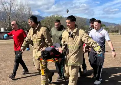 Susto en Carpintería: un juvenil Sub 17 terminó con un fuerte dolor y tuvo que intervenir Bomberos