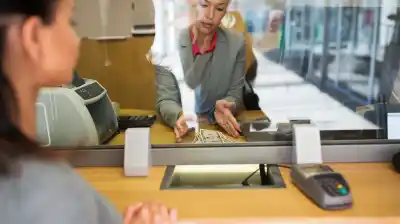 Un banco rompe un tabú de más de 20 años y lanza una oferta que divide al sistema financiero