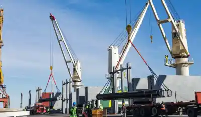 El buque que desembarca en Río Negro y enciende la mecha del futuro energético provincial