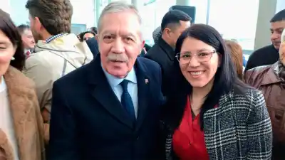 El gobernador Suárez inauguró el renovado Hospital de Beltrán y entregó viviendas sociales