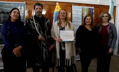 La réplica del Sable Corvo llegó al Concejo y emocionó a todos