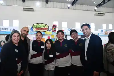 Una alumna viaja 120 km por día y su proyecto dejó a todos con la boca abierta en la Feria de Ciencias