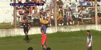 El árbitro expulsó a un chipero en plena cancha y el video se volvió viral
