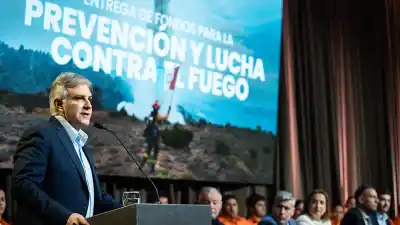 Córdoba refuerza a sus Bomberos Voluntarios: 85 aportes millonarios para enfrentar la temporada de incendios