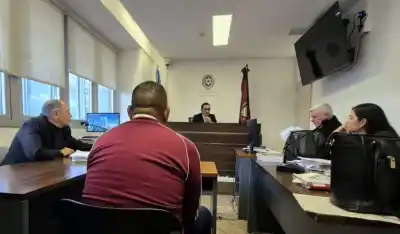 Abusó de las hijas menores de su pareja durante años y las amenazó de muerte: la condena que recibió