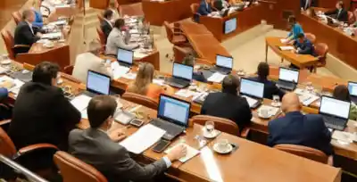 El acuerdo con Vicuña destapó la interna peronista: cruces y acusaciones en la Legislatura