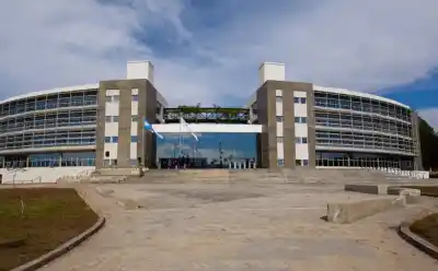 ¿Tenés que ir al Ministerio de Educación? Estas son las líneas de colectivo que te dejan en la puerta