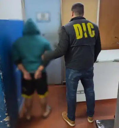 Vigilancia encubierta en Villa Pegoraro: detuvieron a un joven acusado de abuso y amenazas