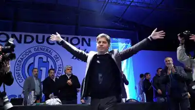 El gobernador bonaerense desembarcó en Chaco: CGT, intendentes y un libro en su gira federal