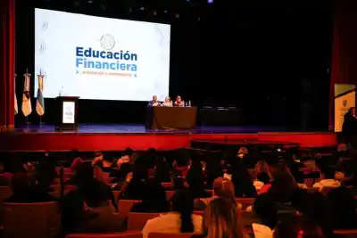 1.000 alumnos y 400 docentes se capacitaron en finanzas: el detalle que pocos conocen