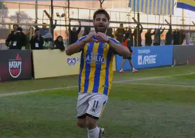 La sangría no frena en Mitre: ya son once las bajas en plena crisis